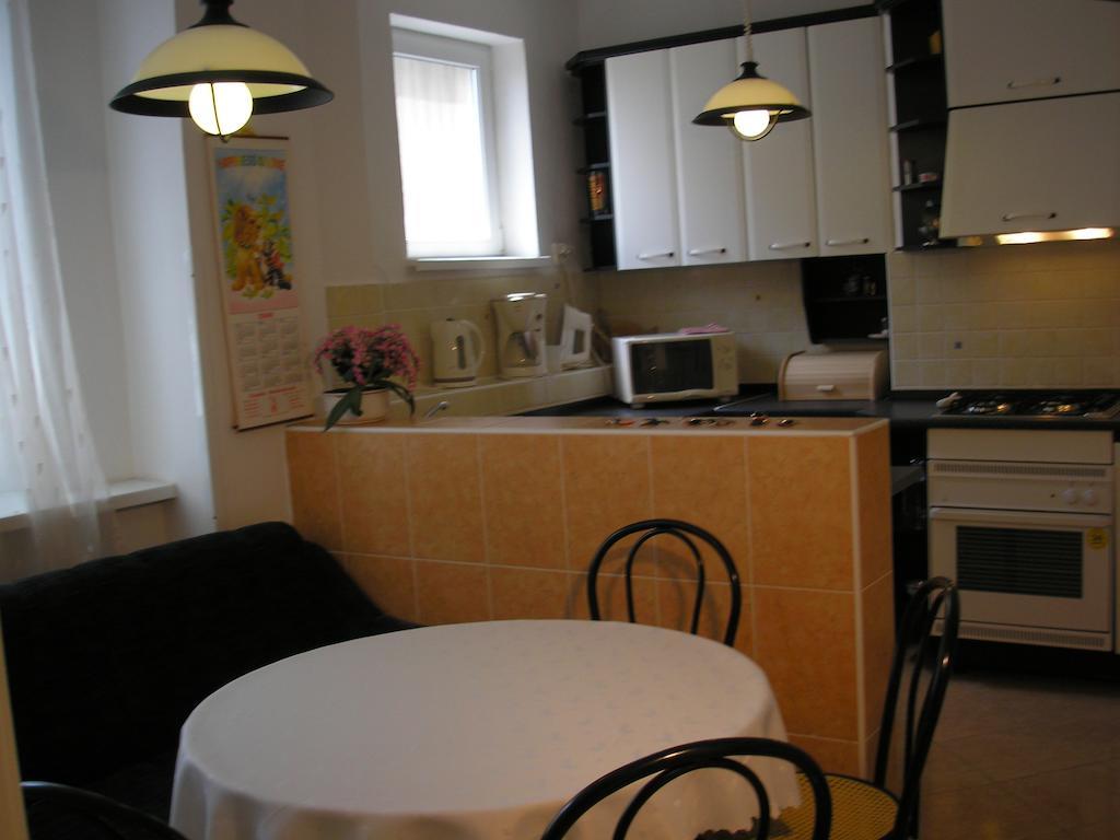 Apartment Accommodation Up To 17 Братислава Экстерьер фото